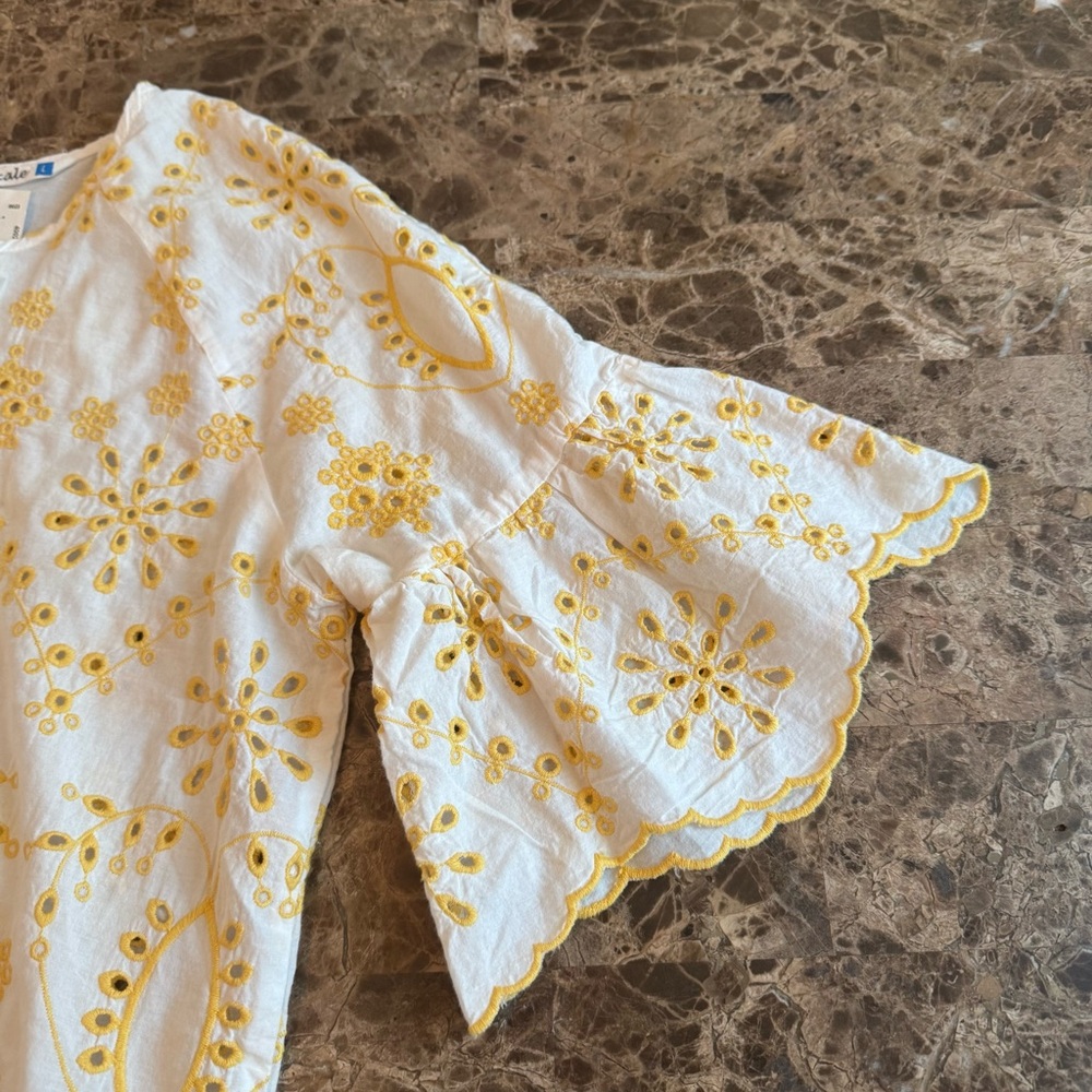 NWT Given Kale Women Top Size M Yellow Floral Eyelet Embroidered Scalloped Hem - Picture 9 of 12